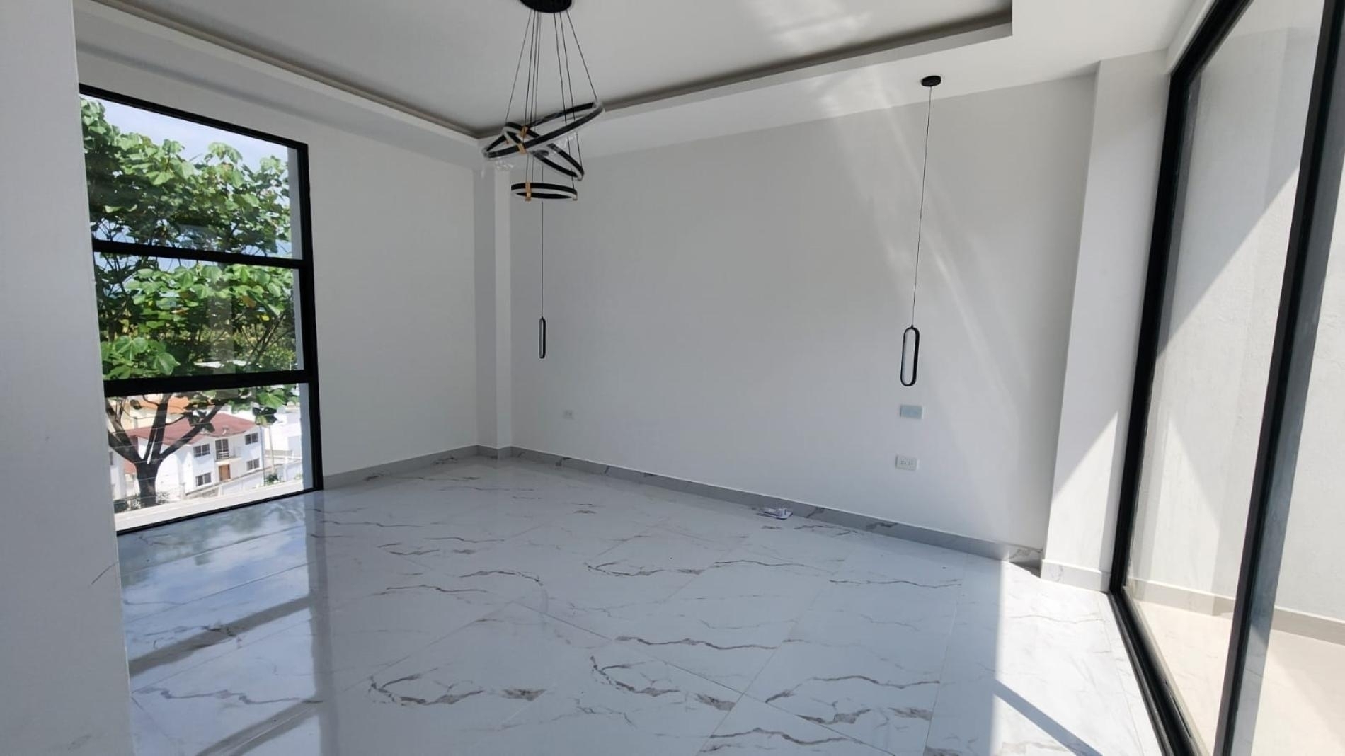 Foto del proyecto DORMITORIO MÁSTER JI, antes de realizar el proyecto de LOAH Diseño interior