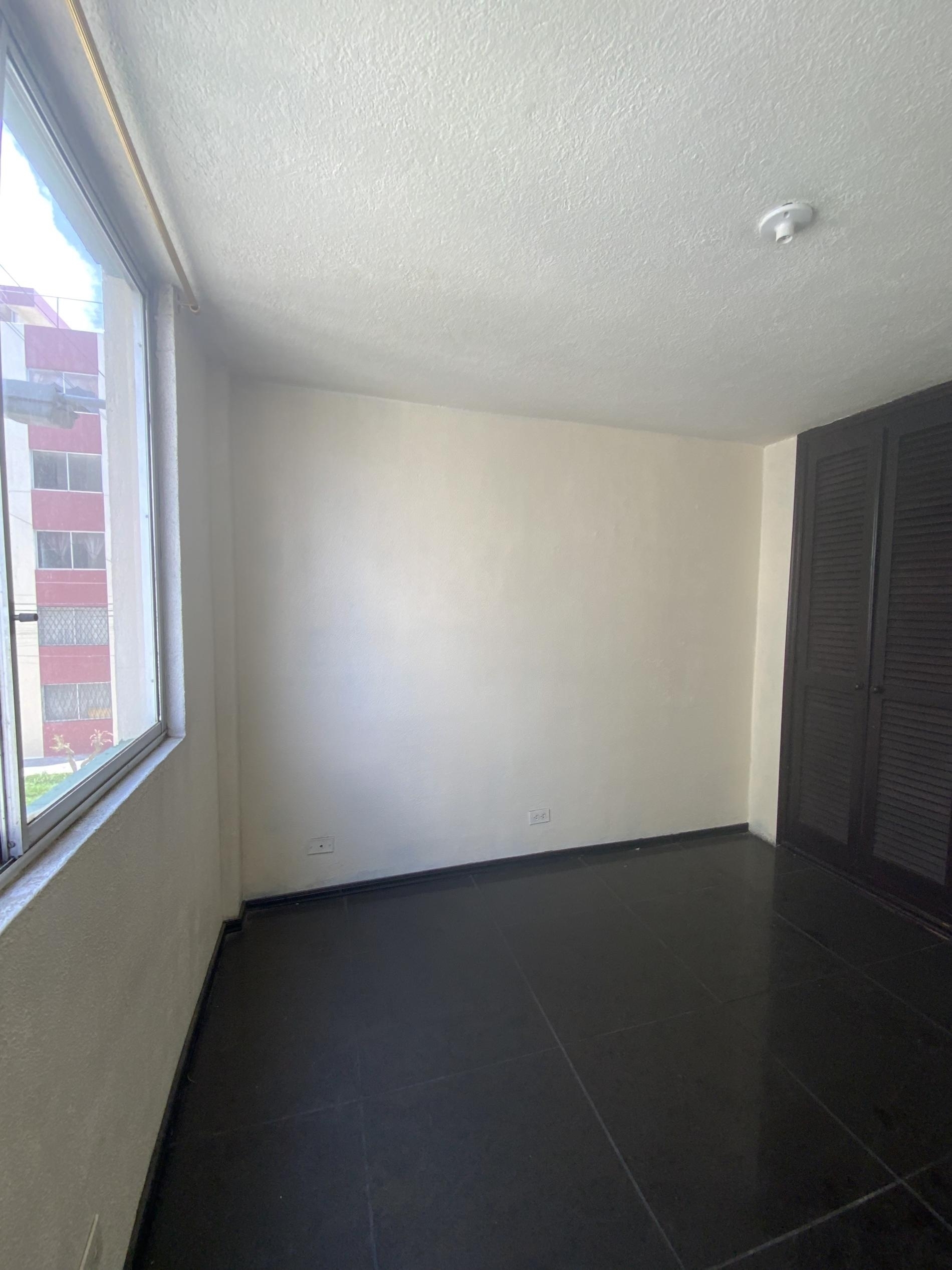 Foto del proyecto DORMITORIO MÁSTER RV, antes de realizar el proyecto de LOAH Diseño interior