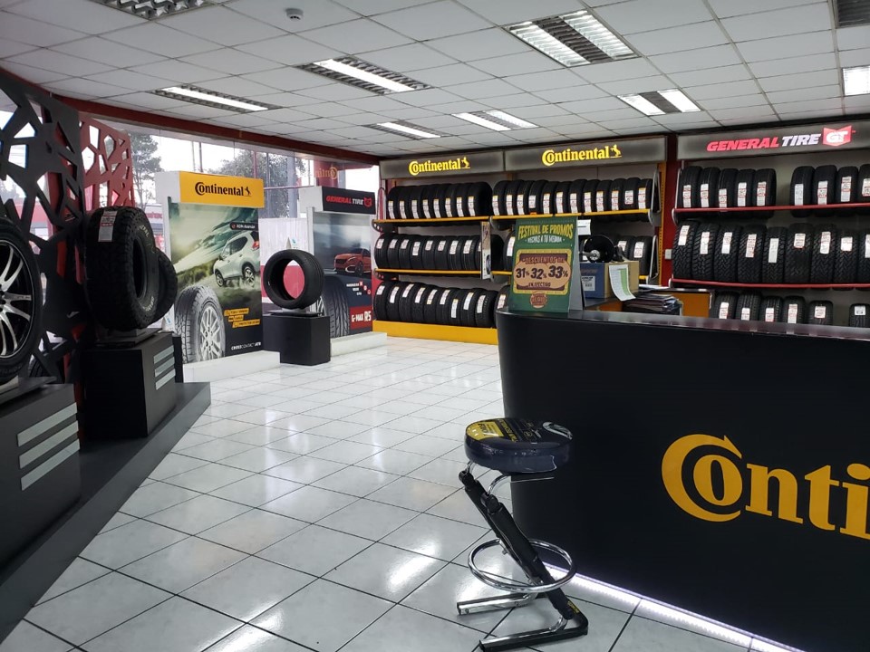 Foto 2 del imagenesAntes del proyecto ERCOTIRES AGENCIA EL INCA realizado por Loah Diseño interior