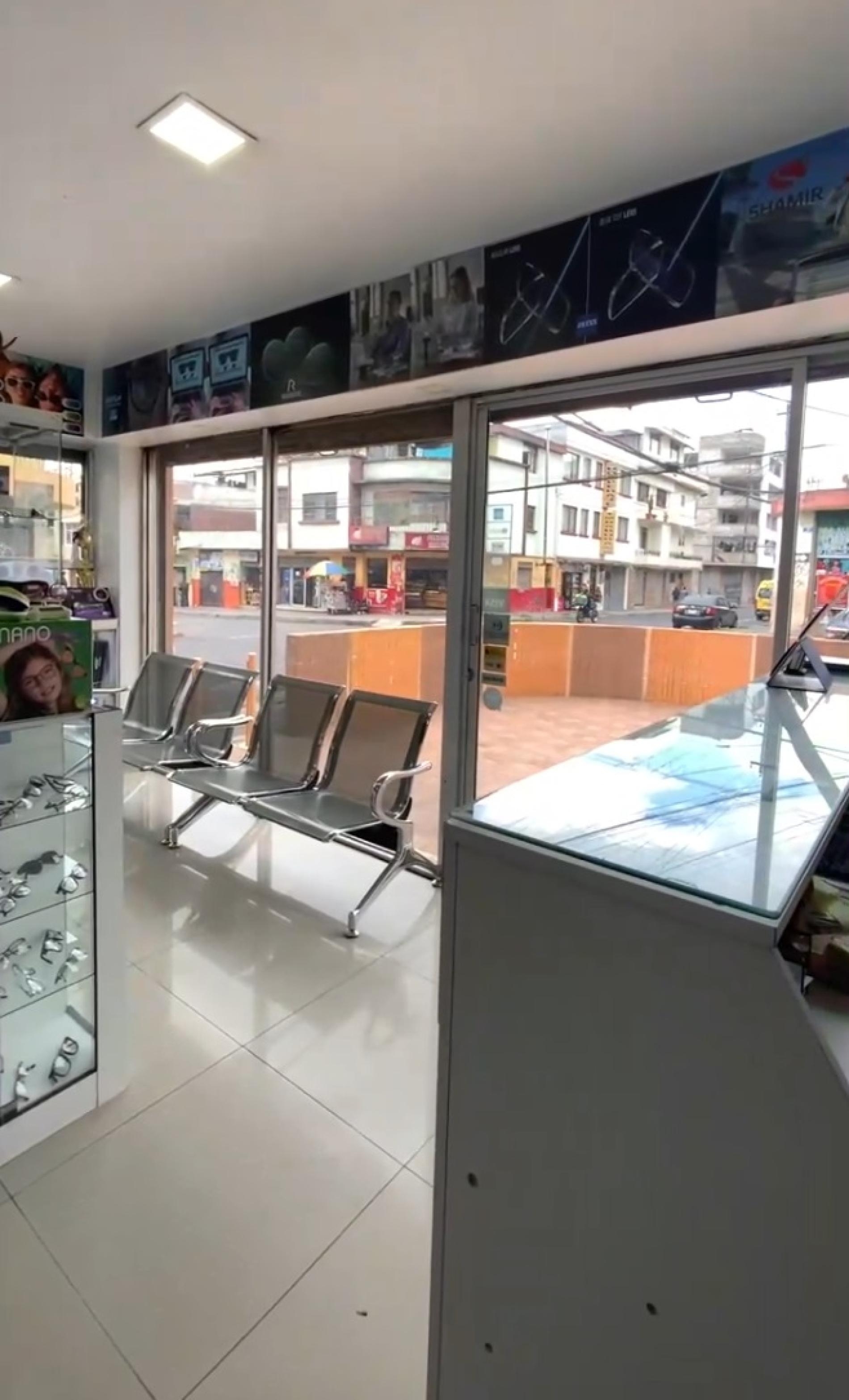 Foto 2 del imagenesAntes del proyecto EUROLENS ÓPTICA realizado por Loah Diseño interior