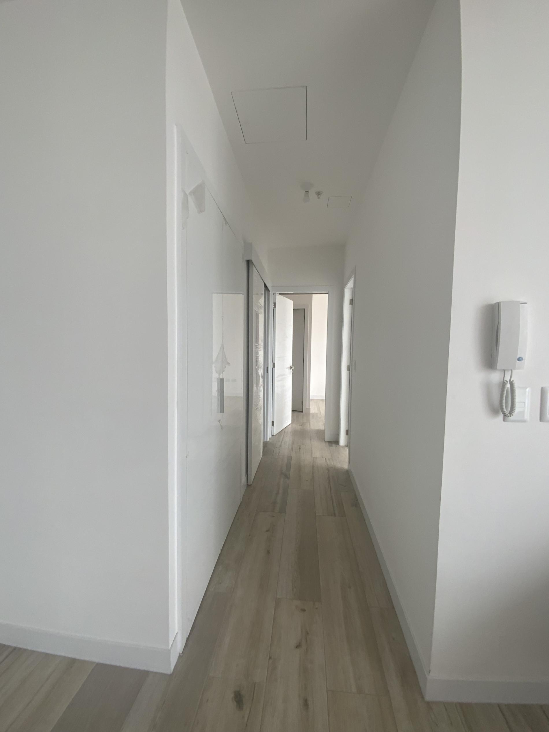 Foto del proyecto PASILLO UR, antes de realizar el proyecto de LOAH Diseño interior