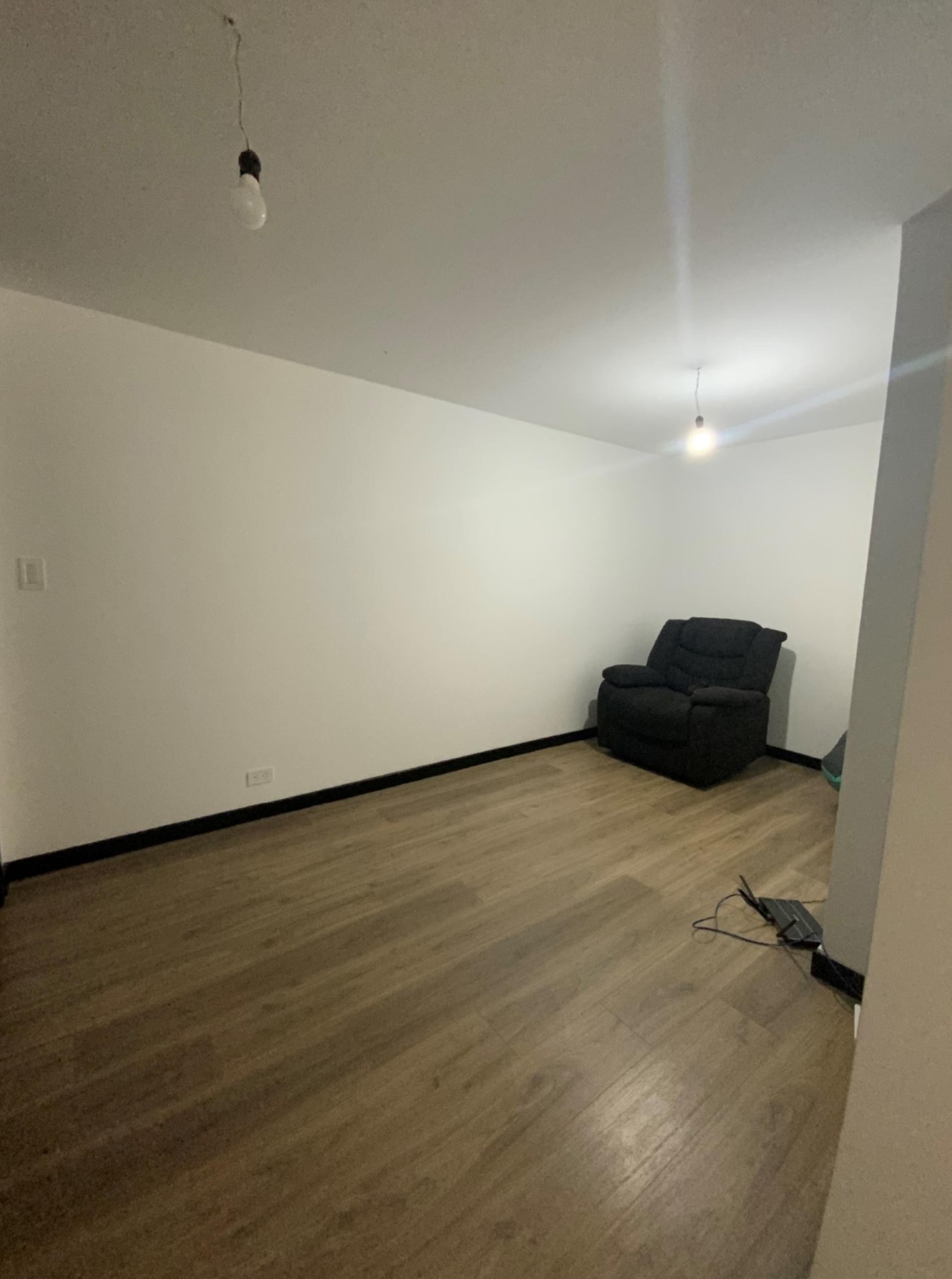 Foto del proyecto SALA DE TV FO, antes de realizar el proyecto de LOAH Diseño interior