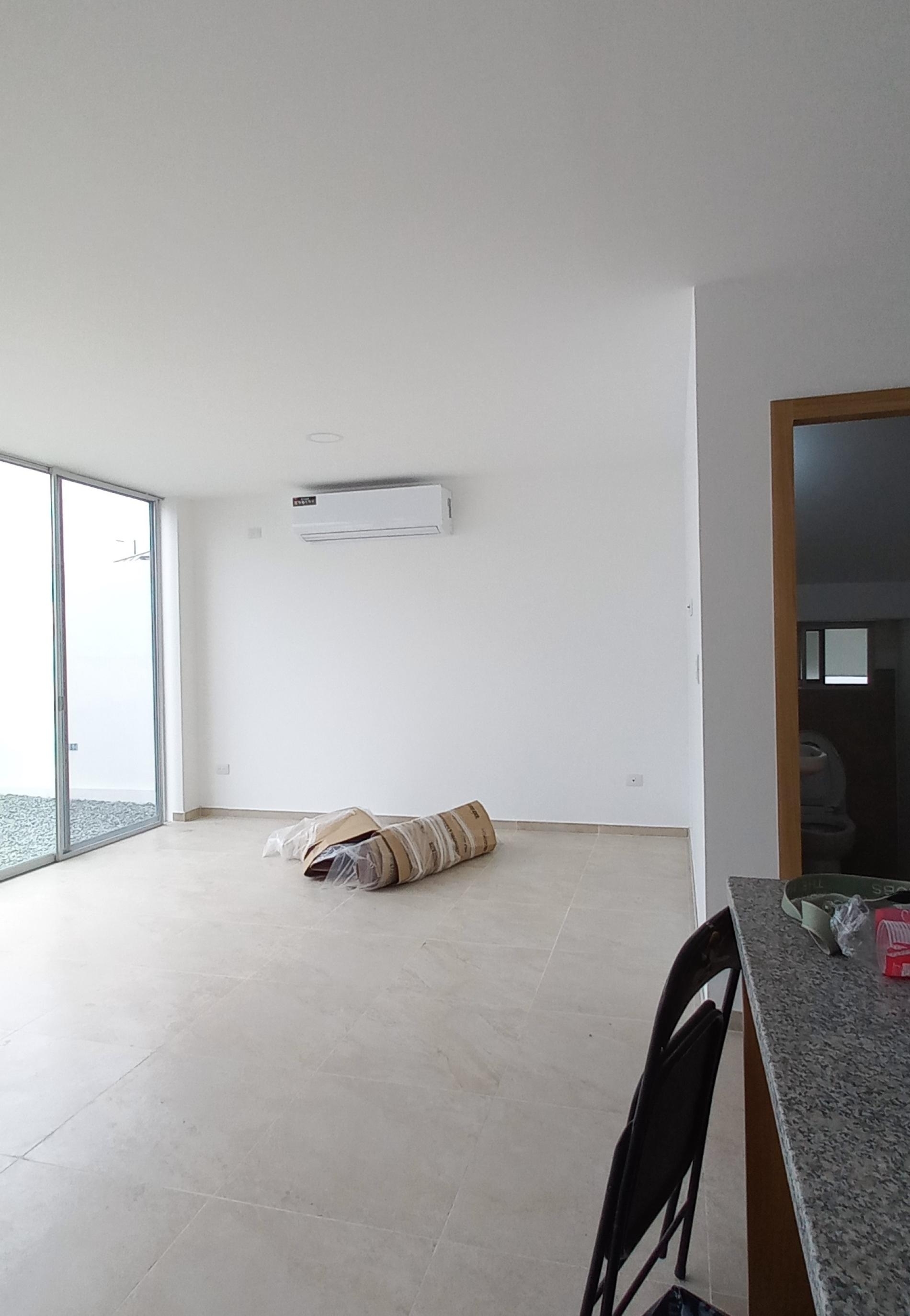 Foto del proyecto SALA YM, antes de realizar el proyecto de LOAH Diseño interior