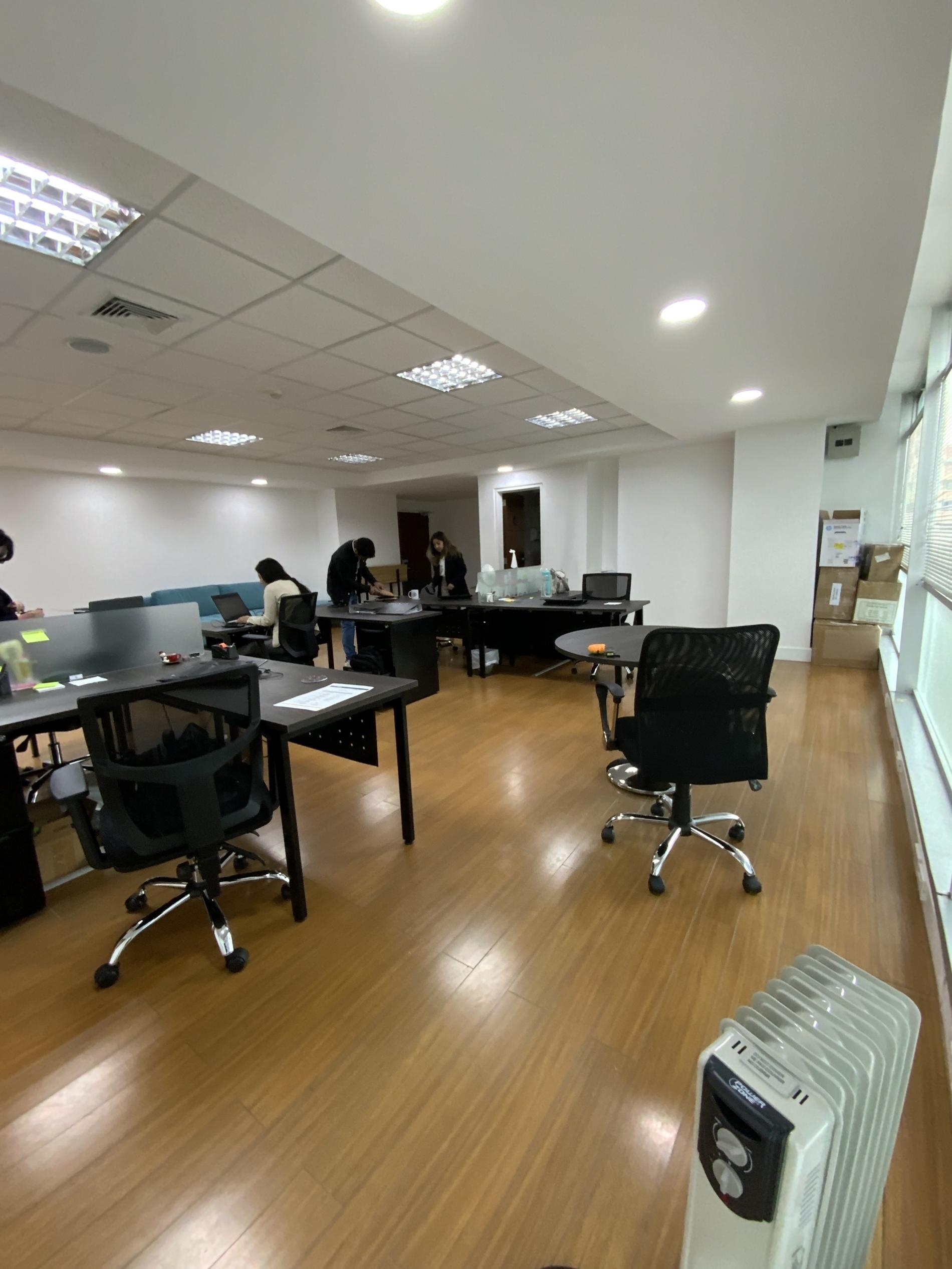 Foto 2 del imagenesAntes del proyecto SINTEL GROUP realizado por Loah Diseño interior